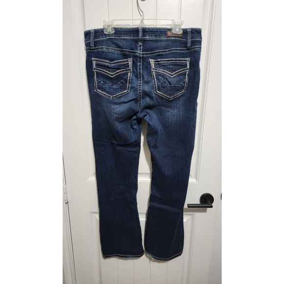 Daytrip Mila bootcut jeans Size 31R 31 buckle boot cut - Picture 2 of 6